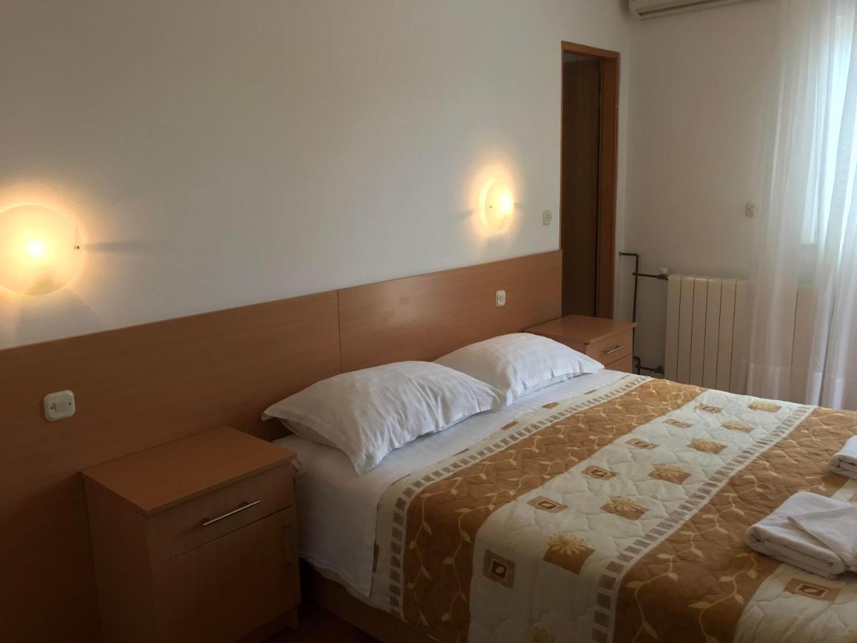 Cosy Sun-Splashed Bedroom - Pansion Hajduk 코츌라 외부 사진